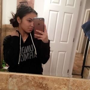 Meet your Posher, Taina